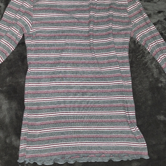 Striped tie lace front detail ripped long sleeve - Picture 4 of 5